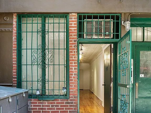 4th image of 110 Suffolk St APT 1C