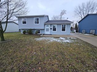 15668 Woodmont St, Romulus, MI 48174