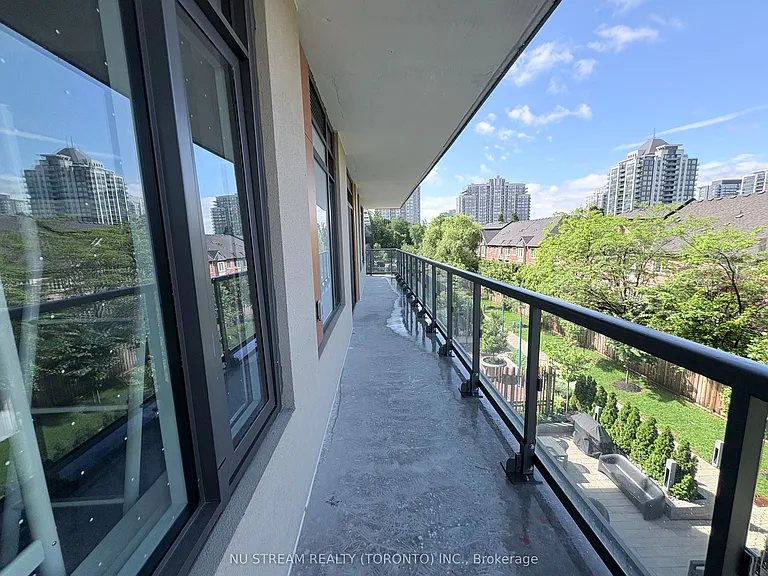 8 Beverley Glen Blvd #C313 — Photo 8