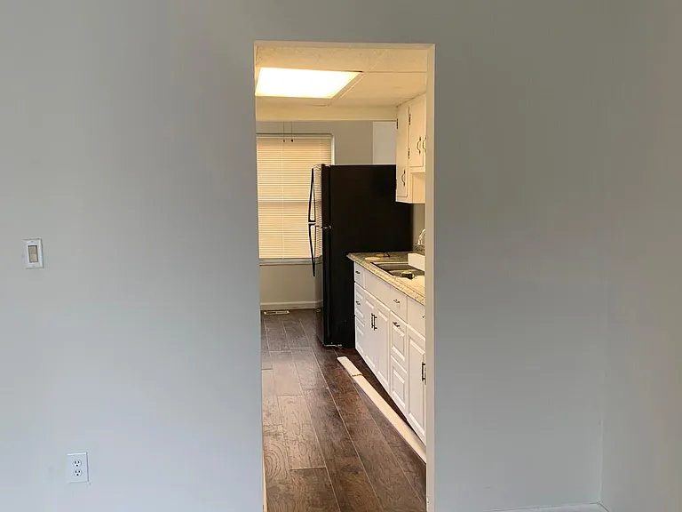 87 Tarryton Ct W — Photo 12