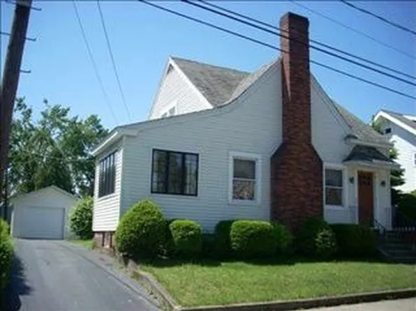 14 Tallmadge Pl, Mechanicville, NY 12118