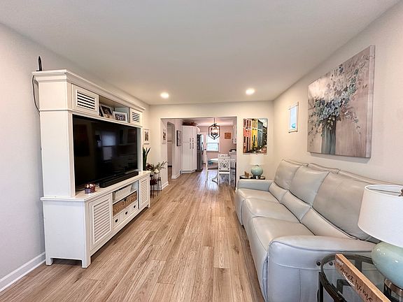 2nd image of 6155 S Melvina Ave