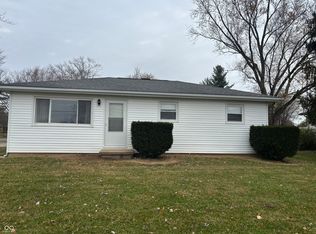 5403 S Vine St, Columbus, IN 47201