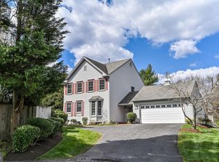 8609 Lauren Dr, Springfield, VA 22153