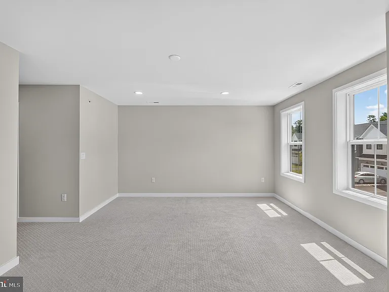 44 Grayson Ln — Photo 12
