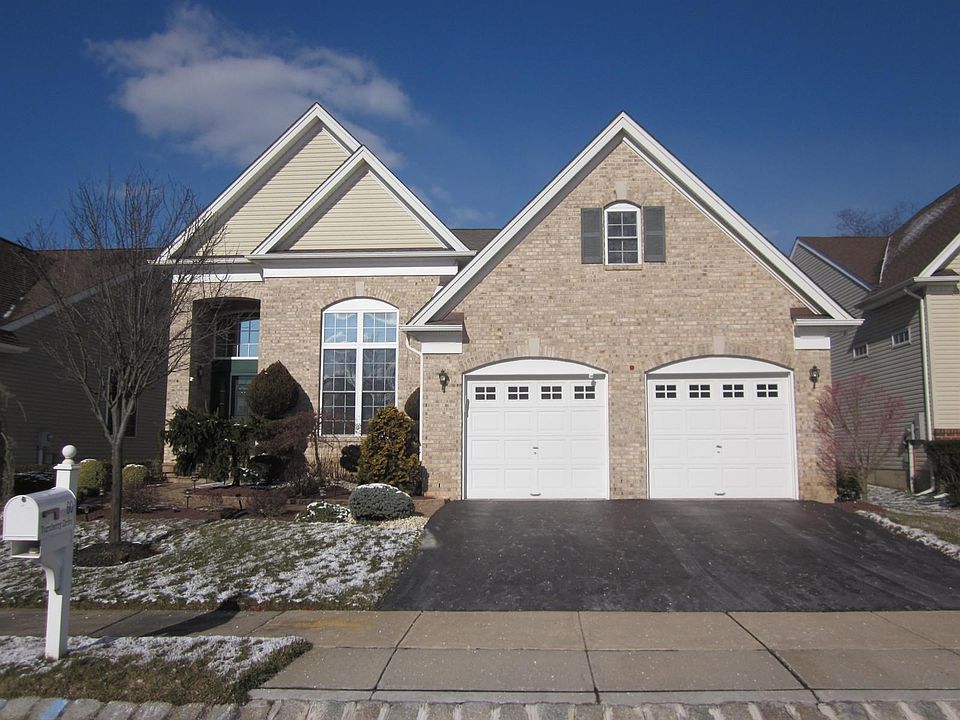 1st image of 60 Turnberry Dr