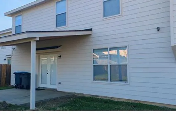 801 Green Heath Ave, Fort Worth, TX 76120