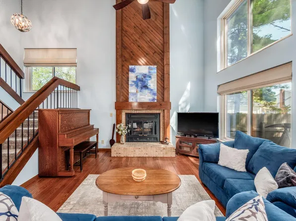 2053 Willow Glen Ln #A, Columbus, OH 43229