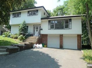 48 Rock Rd, Englewood Cliffs, NJ 07632