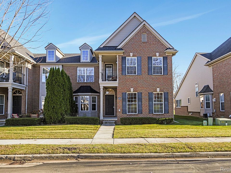 1st image of 42654 Park Crescent Dr