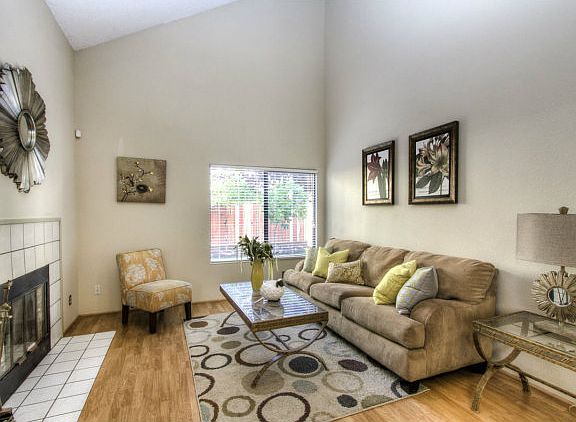 5th image of 34794 Siward Dr