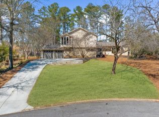 230 N Talbot Ct, Roswell, GA 30076