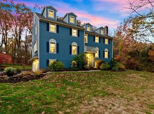 16 W Tapley Rd, Lynnfield, MA 01940