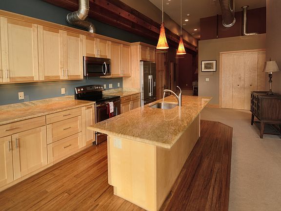 Kitchen w High End Finishes