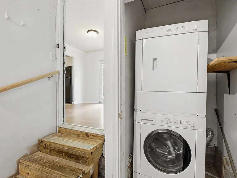 3884 Van Ness Ln — Photo 16