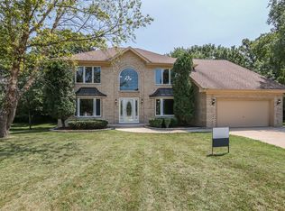 6 Alleghany Ct, Bolingbrook, IL 60440