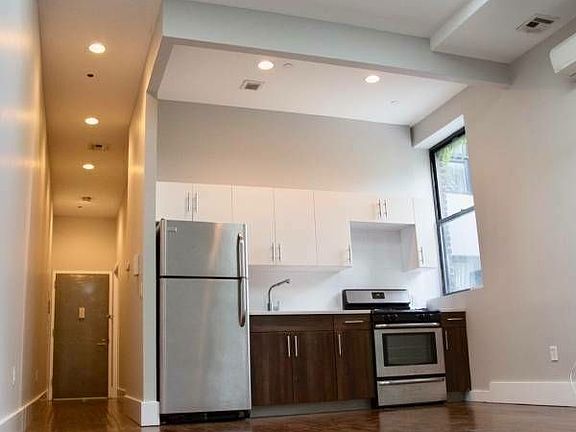 3rd image of 70 Kosciusko St #2M