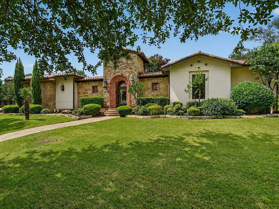 1st image of 716 Flamingo Cir