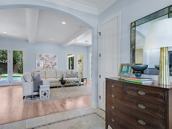 3rd image of 1901 Hill Oaks Ct