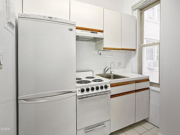 3rd image of 24 5th Ave APT 718