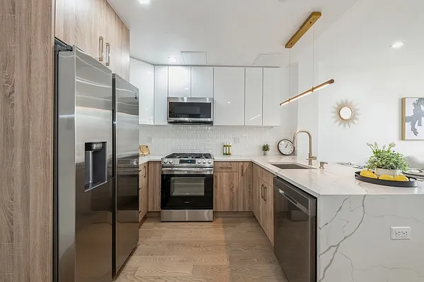 Sold by E Realty International Corp | media 7