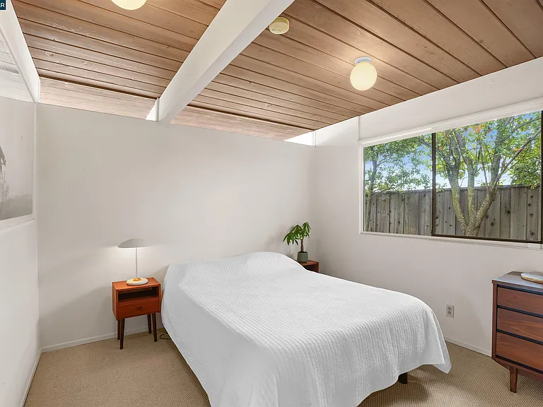 8021 Shay Dr — Photo 30
