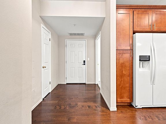 4th image of 951 S 12th St APT 302