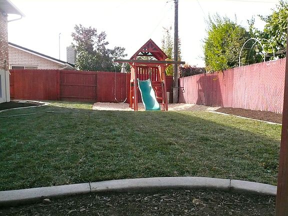 Backyard playset_08062014
