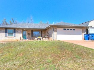 1103 N Rosebrier Dr, Guthrie, OK 73044