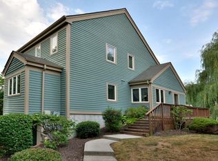 5503 Manor Dr, Peekskill, NY 10566