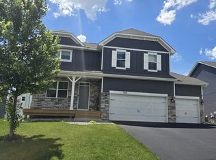 1515 Ironwood Dr, Carver, MN 55315