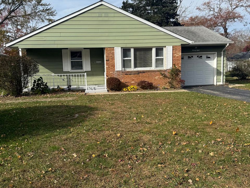 1st image of 28 Bellflower Court
