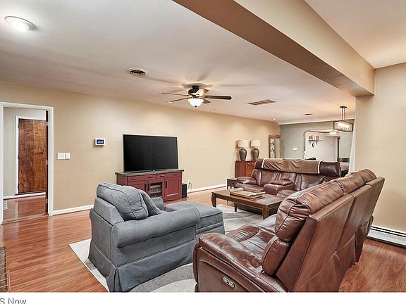 2nd image of 271 Lownsdale Ave