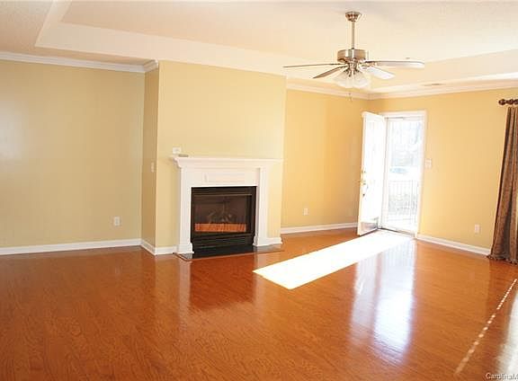 4th image of 574 Queen Brogan Ct