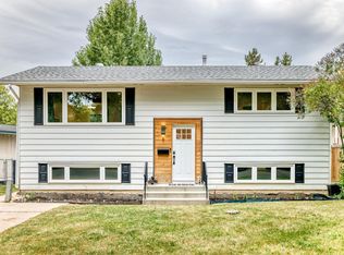 6 Beacon Cres, Saint Albert, AB T8N 0A3