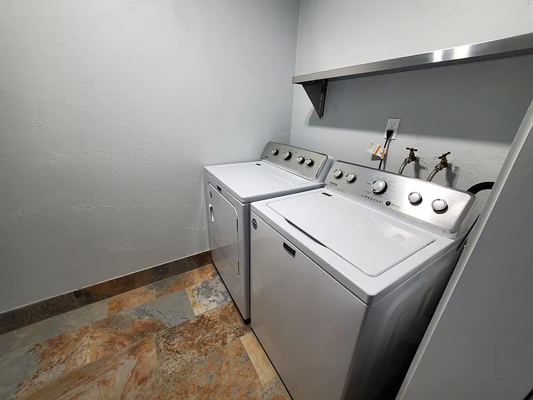410 Hummingbird Dr #2 — Photo 10