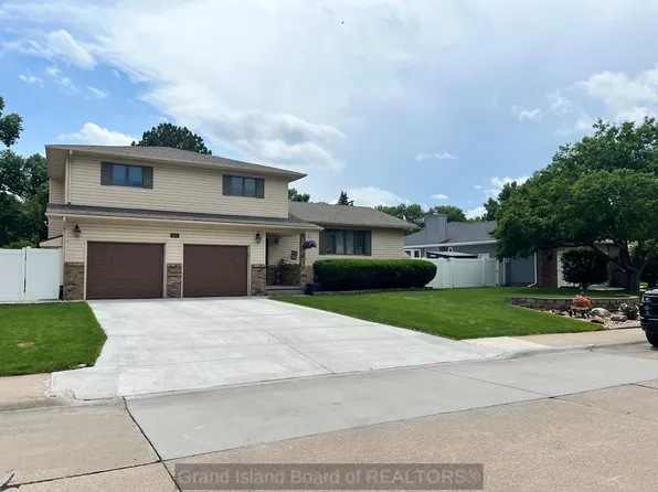 3019 Brentwood Pl, Grand Island, NE 68801