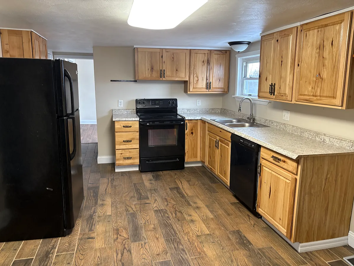 Building Photo - 142 Lopes Ln