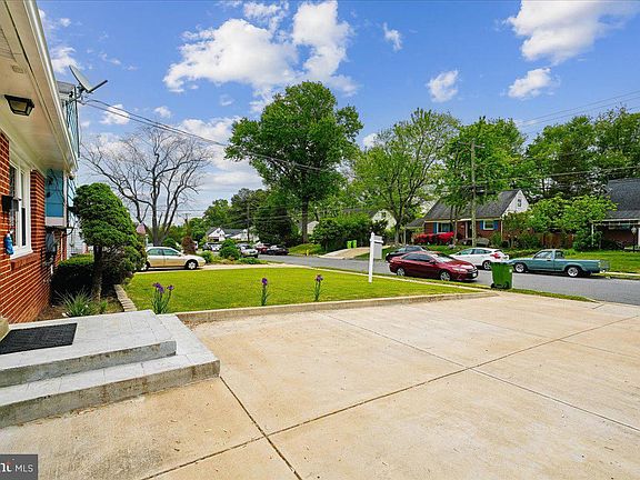 5th image of 13919 Mathews Dr
