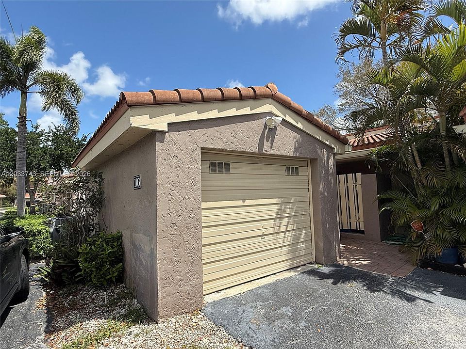 1st image of 103 Tweedbrook Ln #101