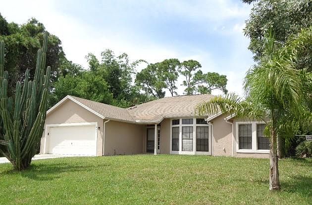 Home For Sale In Port Saint Lucie