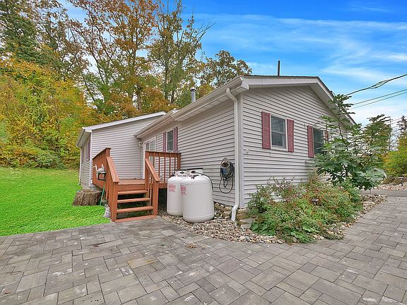 3rd image of 26 Cherry St