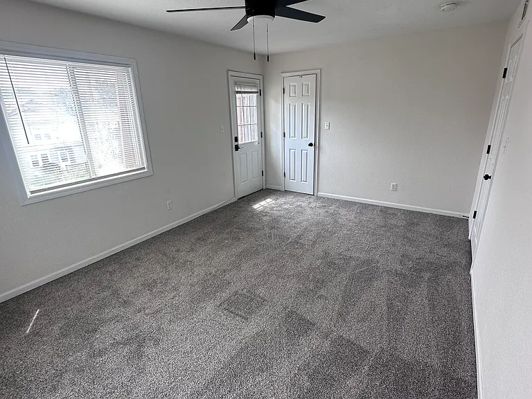 4201 S Minnie St #7 — Photo 12