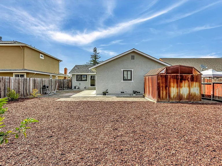1680 Chestnut St — Photo 33