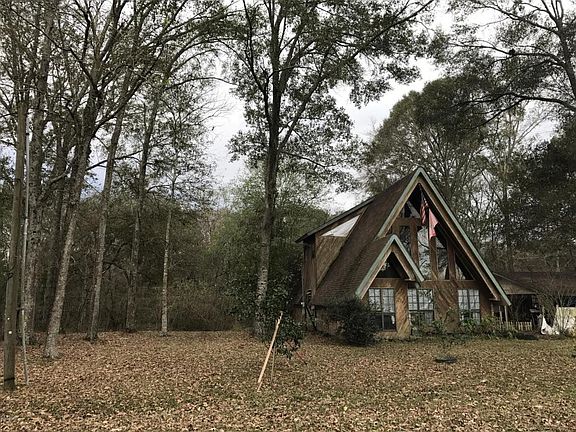 2nd image of 1021 W River Dr