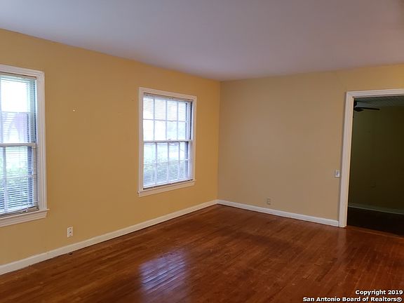 4th image of 1026 E Humphreys St