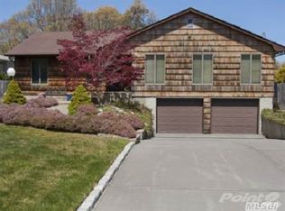 193 N 3rd St, Sayville, NY 11782