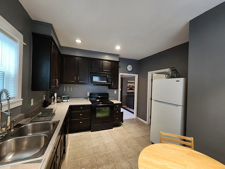 16 Delmar St #A — Photo 11