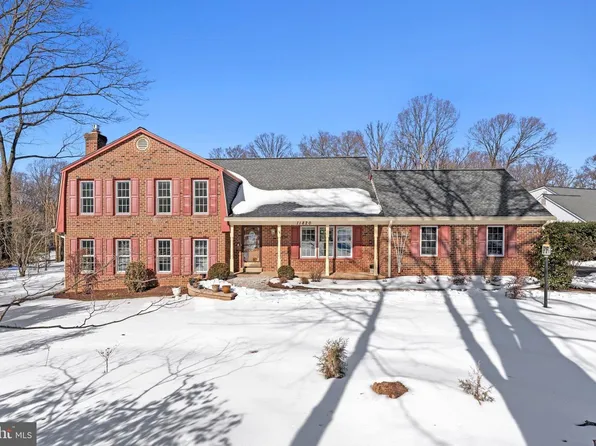 11820 Wayland St, Oakton, VA 22124