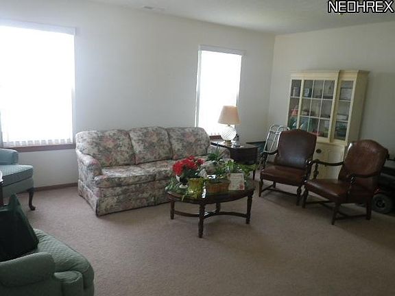 3rd image of 958 Beachfront Dr